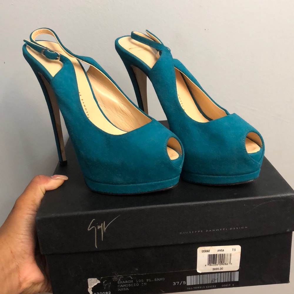 Giuseppe Zanotti Suede Pumps